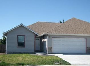 852 S 8th St, Harrisburg, OR 97446