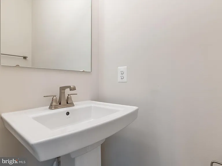 559 Levanna Lane Gln — Photo 21