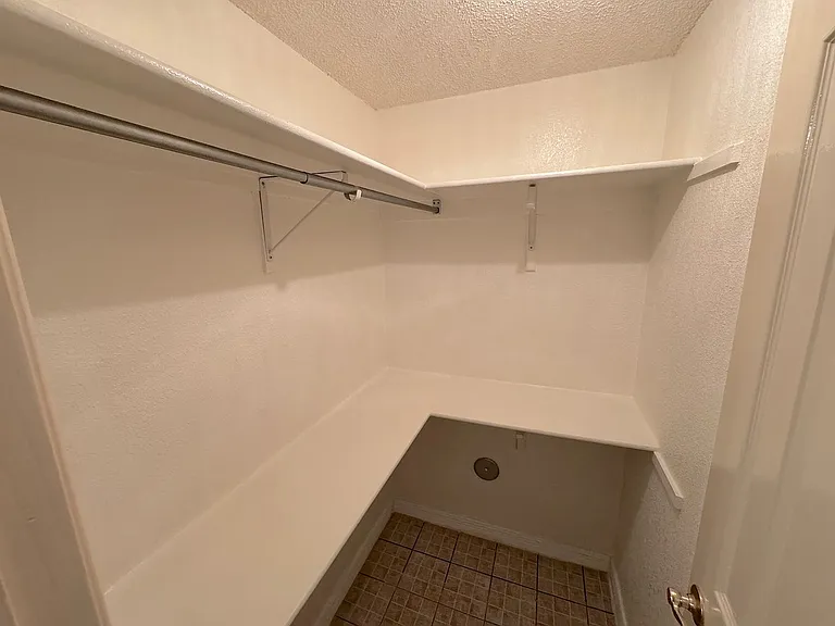 8511 Victor Ln — Photo 14