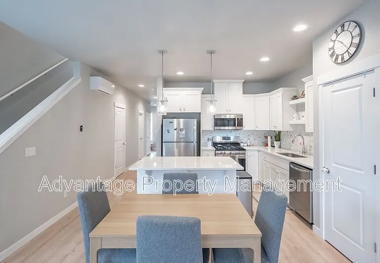 5587 NW Torchcrest Pl — Photo 9