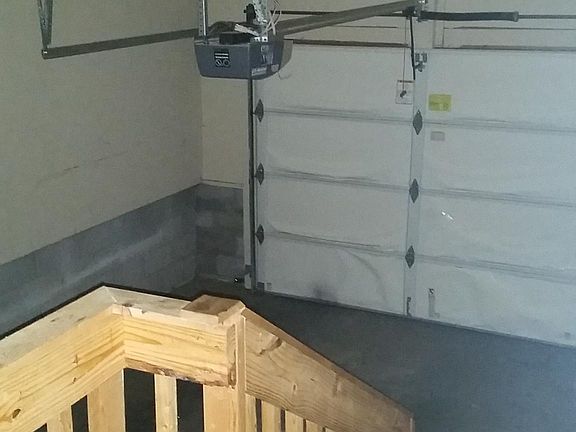 2nd image of 140 Grannys Dr