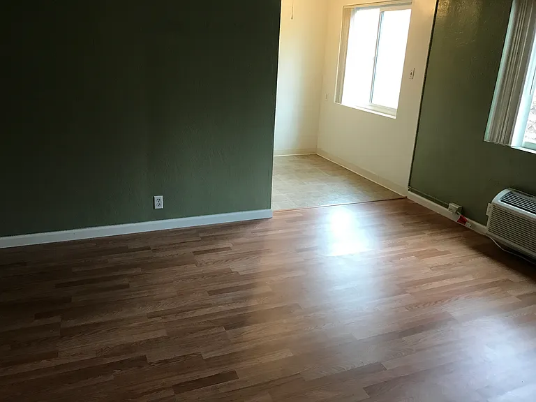 610 23rd St #16 — Photo 9