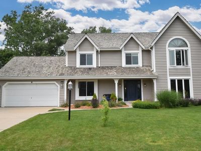 9700 West Foxkirk CIRCLE, Mequon, WI, 53097