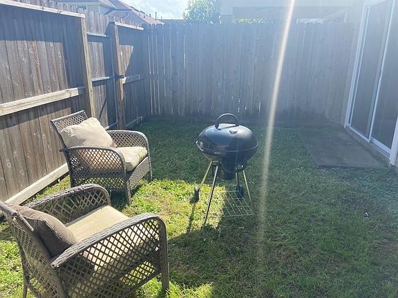 5th image of 12112 Martin Creek Ln