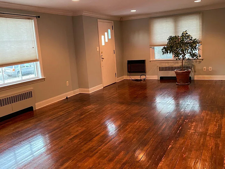 33 Gorham Pl — Photo 1