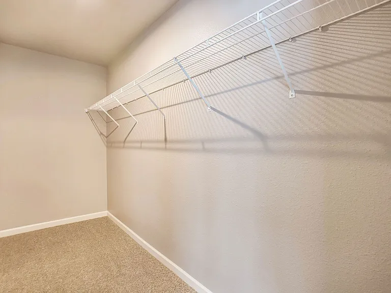 2401 Richardson Ct — Photo 13