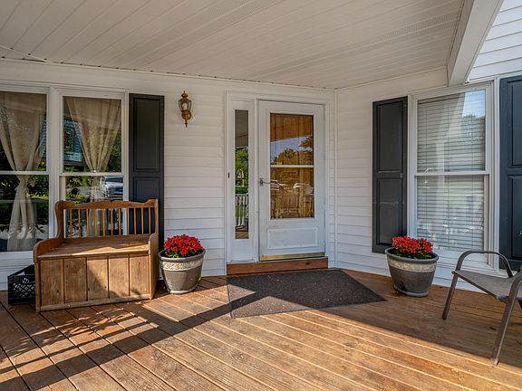 5th image of 2073 Crystal Springs Rd