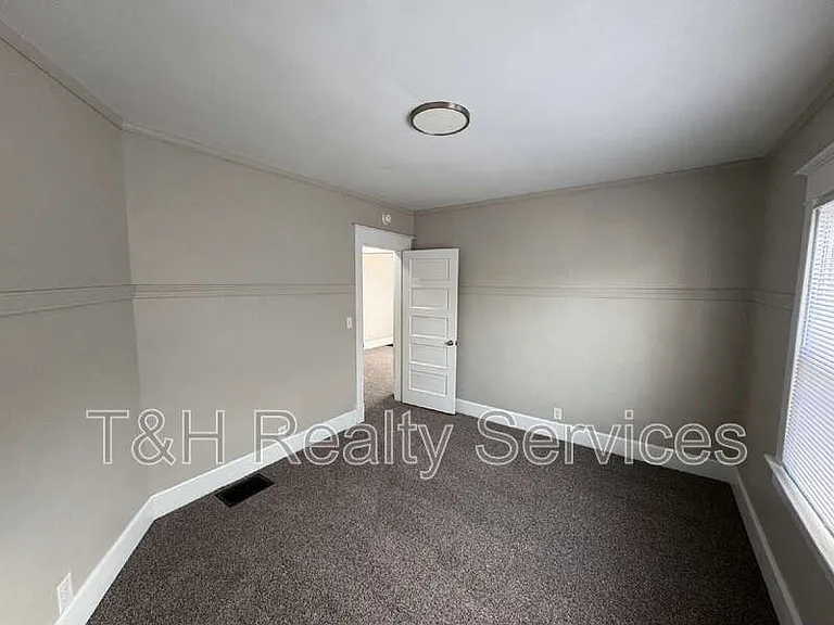 22 E Parkview Ave — Photo 16