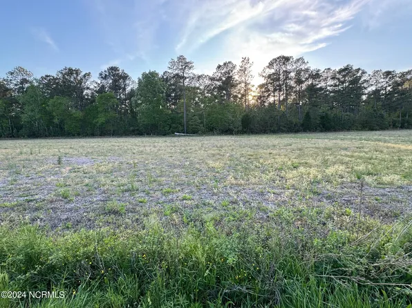 6630 Neuse Road, Grantsboro, NC 28529