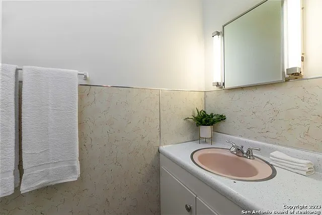465 S Guenther Ave — Photo 9