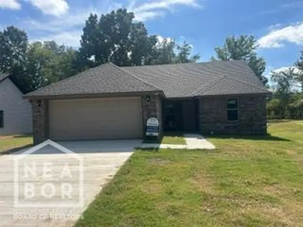 102 E Hinkley St, Brookland, AR 72417