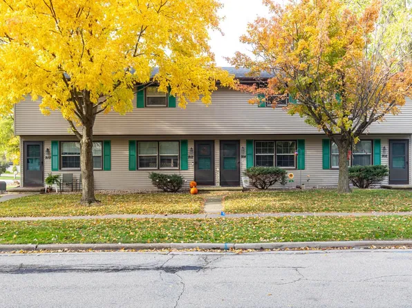 910 Meadowview Dr, Menasha, WI 54952