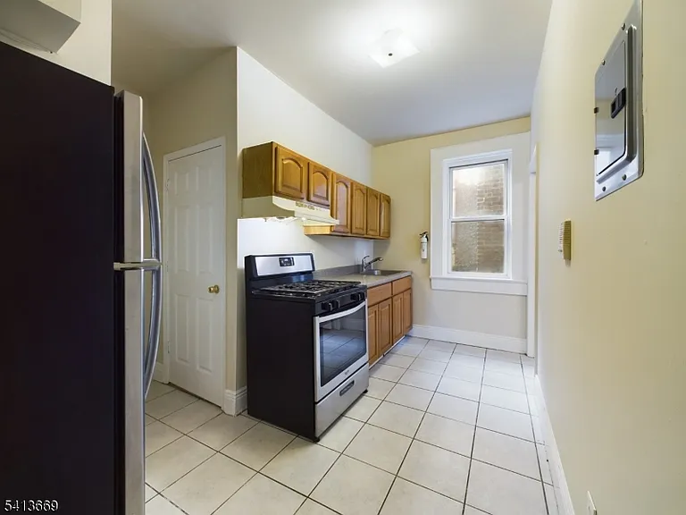 413-15 Dodd St #6 — Photo 5