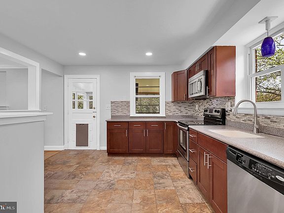 4th image of 3707 Tolson Pl