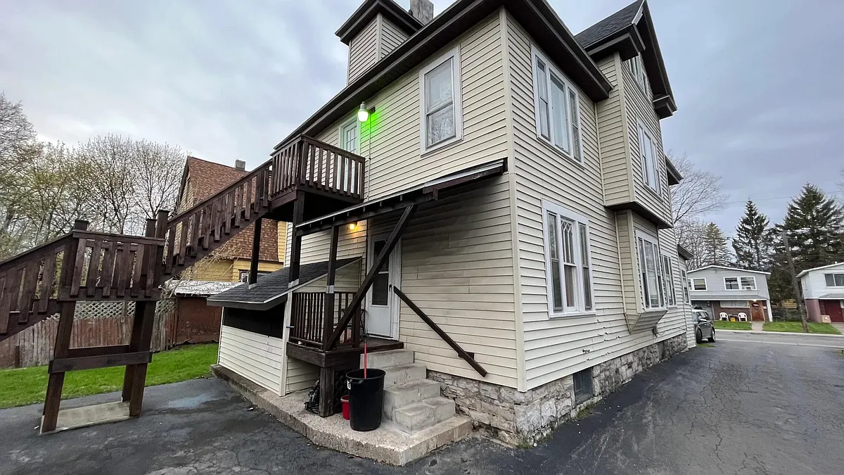 Building Photo - 127 Minerva St #1