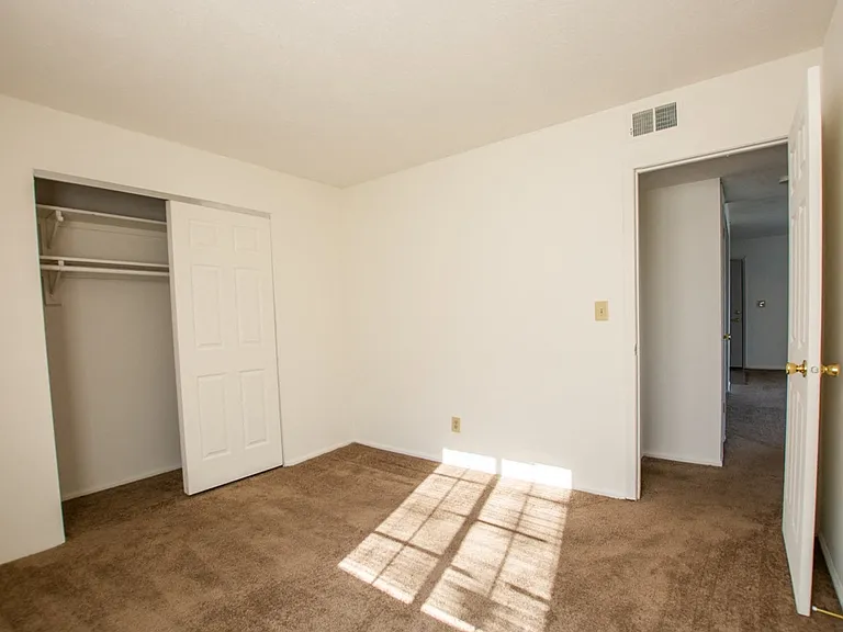 Waterstone Place Apartments — Photo 12