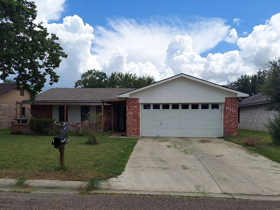 1st image of 910 Falcon Dr