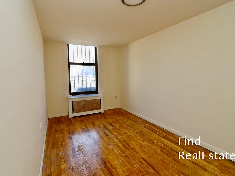 39 W 74th St #PHB — Photo 14