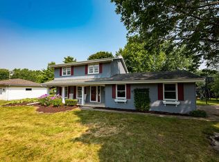 708 Manchester Rd, Neenah, WI 54956