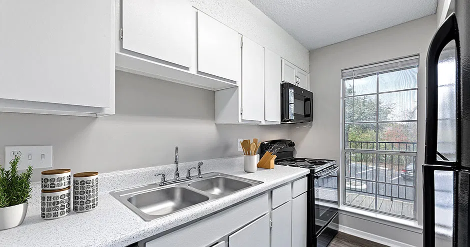 The Ridge Apartments — Photo 1