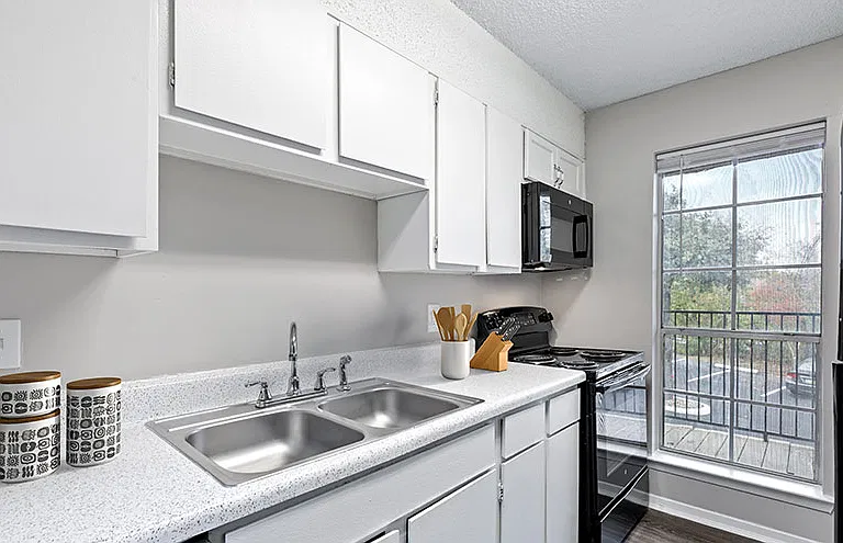 The Ridge Apartments — Photo 1