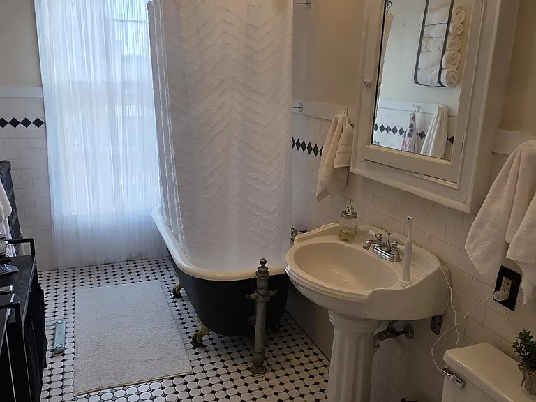 St. James Court Historic Apartments — Photo 29