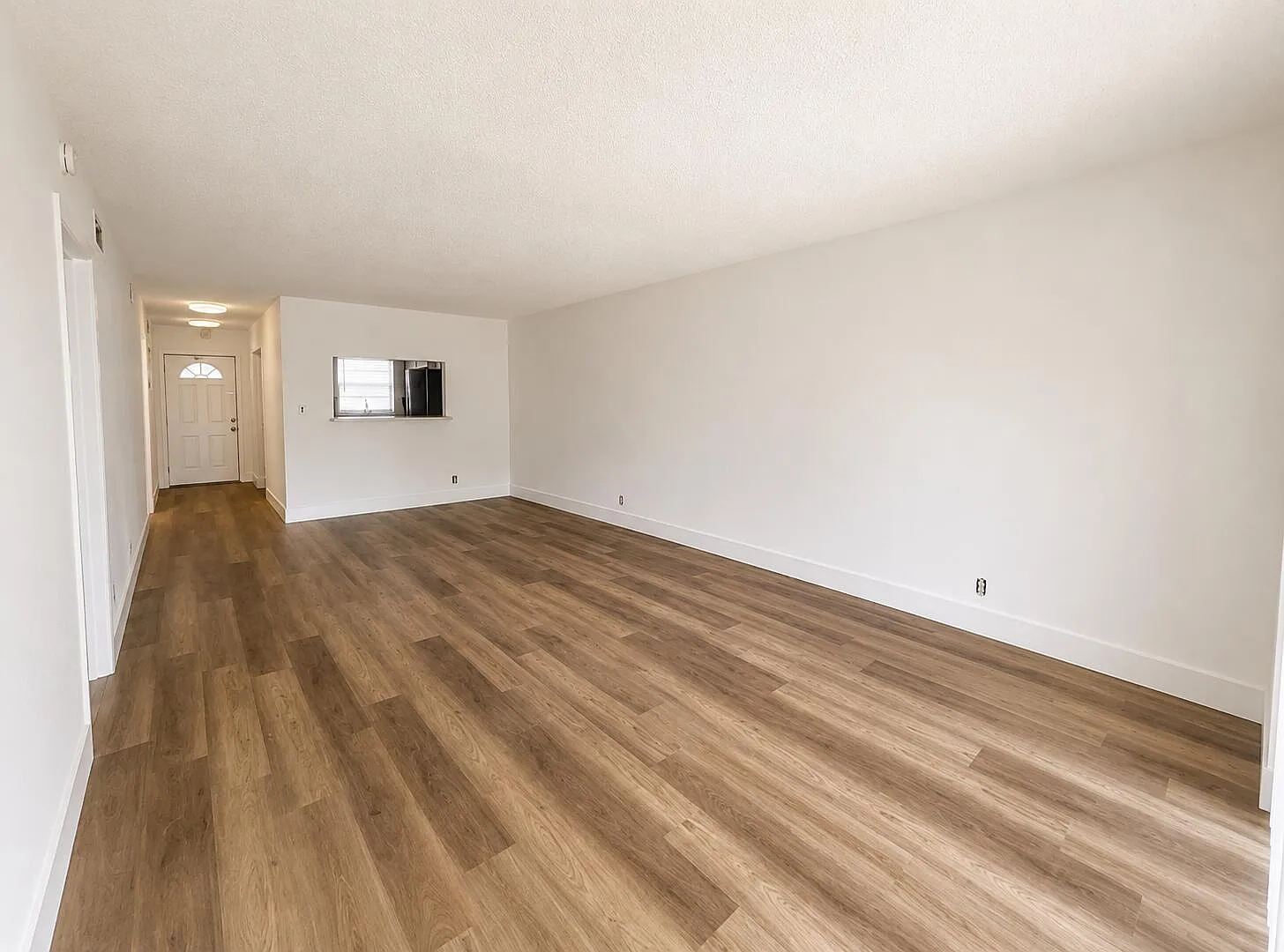 2 bed, 2.0 bath, 960 sqft, $1,900 — Photo 4