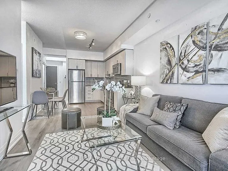 7890 Bathurst St #912 — Photo 10