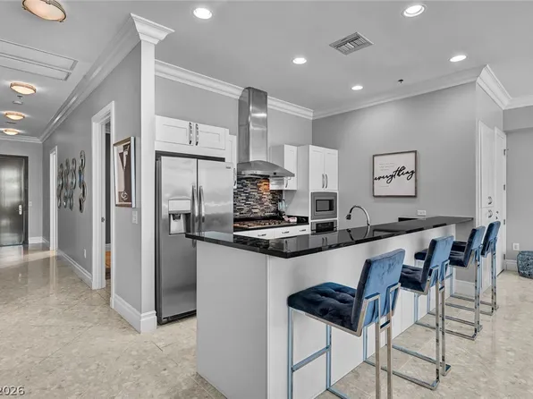 4525 Dean Martin Dr Unit 306, Paradise Town, NV 89103