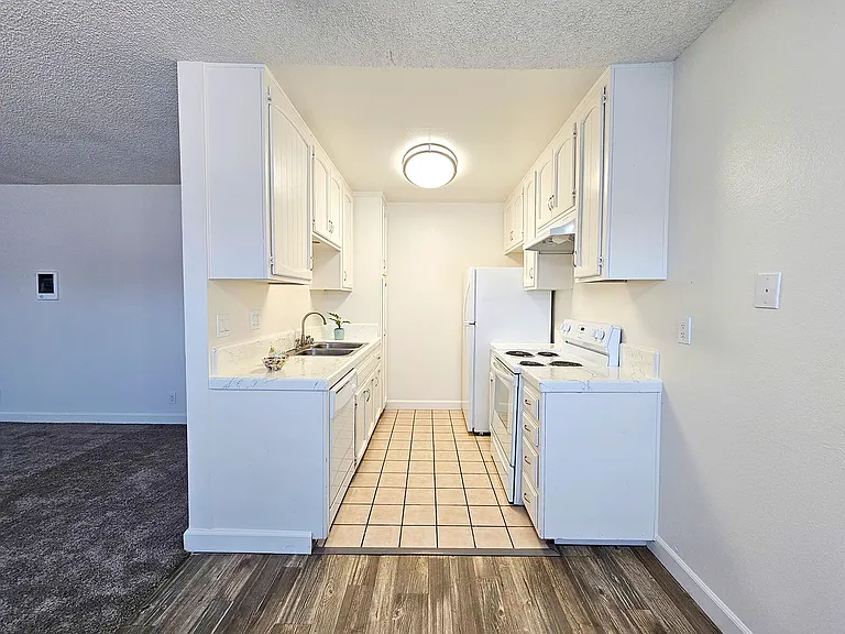 193 W Park Ave — Photo 4
