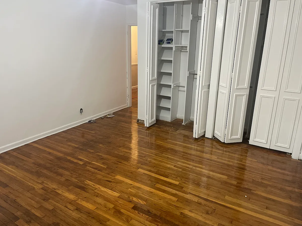Building Photo - 1368 E 84th St #2