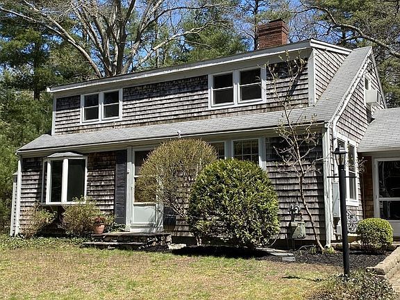 3rd image of 77 Bayridge Ln