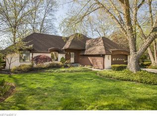 1046 Creek Ln #10, Rocky River, OH 44116