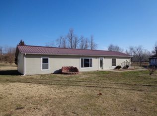 102 E Greenville Rd, White Plains, KY 42464