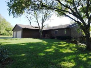 6221 Ridge View Dr, Ozawkie, KS 66070