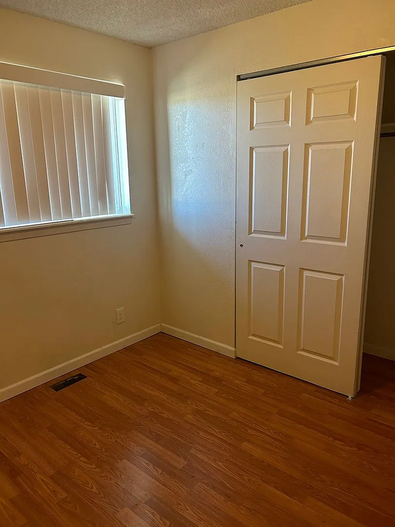 3 Bedroom Townhome in Westminster — Photo 2