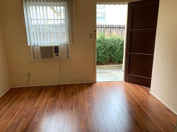 4th image of 3921 Ocean View Blvd #1/2