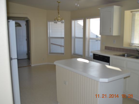 Eat-in Kitchen