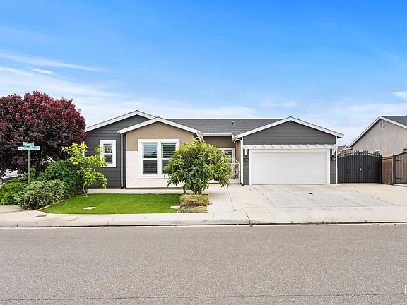 2nd image of 9223 Manor Glen Ln