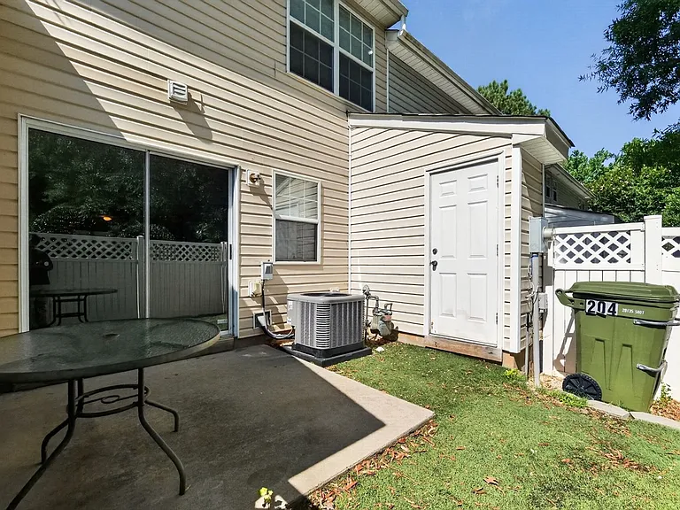 204 Butler Pl — Photo 16