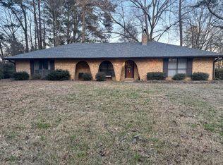 220 Hillcrest Dr, Kosciusko, MS 39090