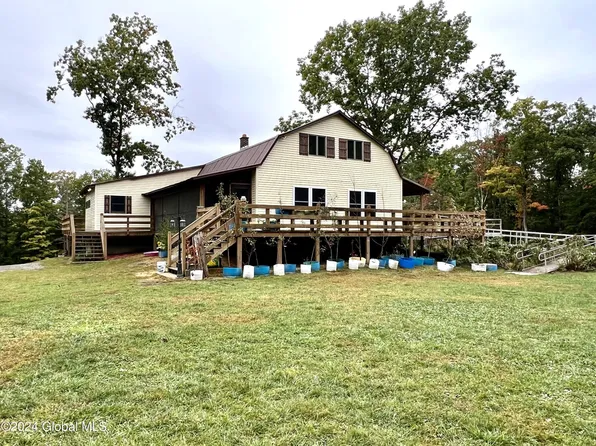 68 Grogan Road, Hoosick Falls, NY 12090