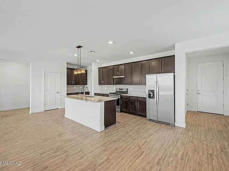 2177 W Desert Topaz Way — Photo 13