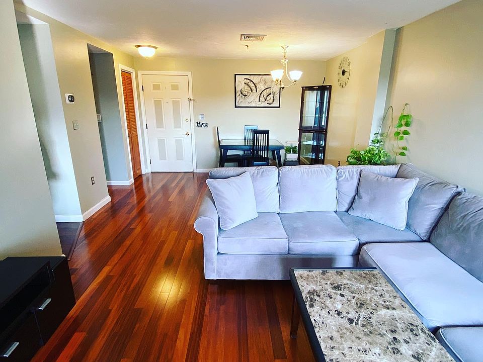 1st image of 230 Willard St Floor 8