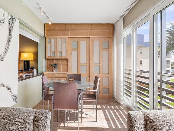 2nd image of 3421 Spanish Trl APT 327