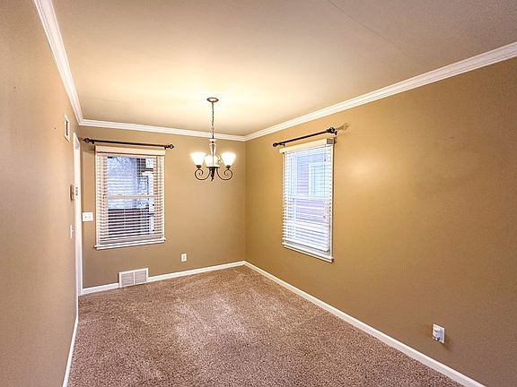 3rd image of 208 Parkwood Dr