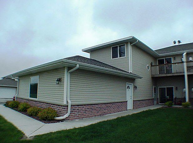 1st image of 350 Brookside Dr