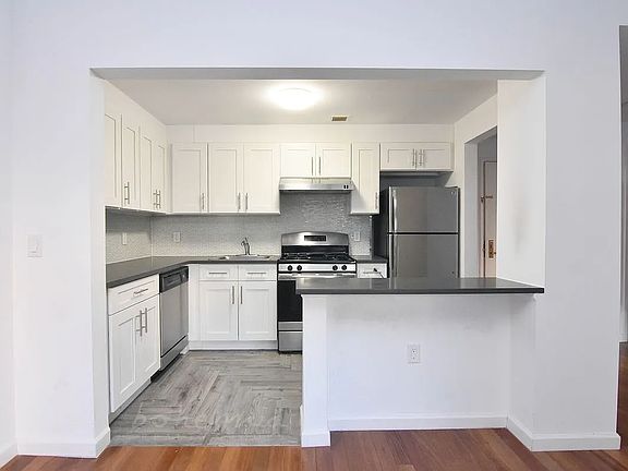3rd image of 275 W 140th St APT 2F