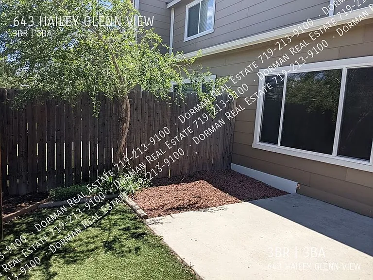 643 Hailey Glenn Vw — Photo 13