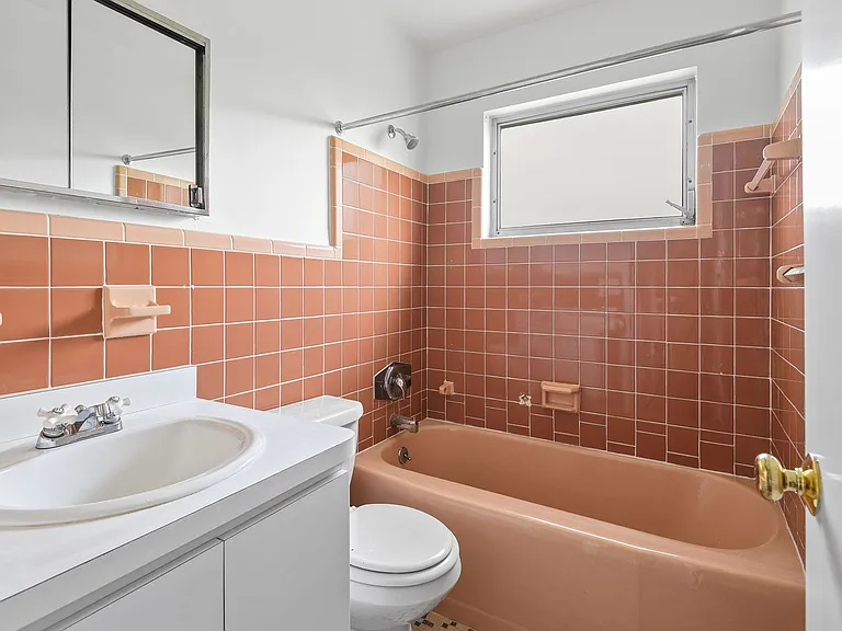 2107 Brookview Dr — Photo 15